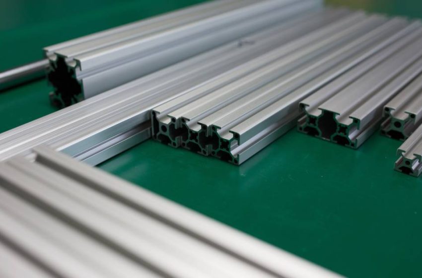  The Benefits of Using Aluminium Profiles for Custom Industrial Workstations