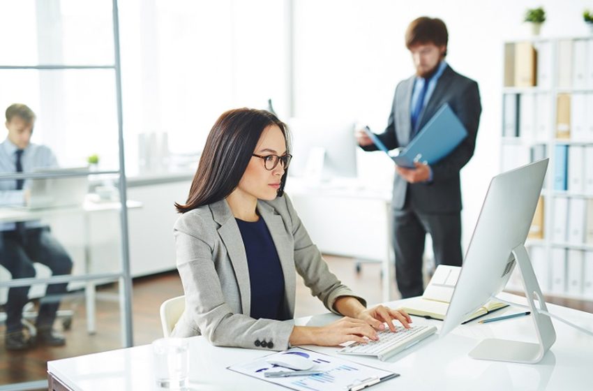  Company Secretarial Firm vs In-House Secretary: Which Is Better?